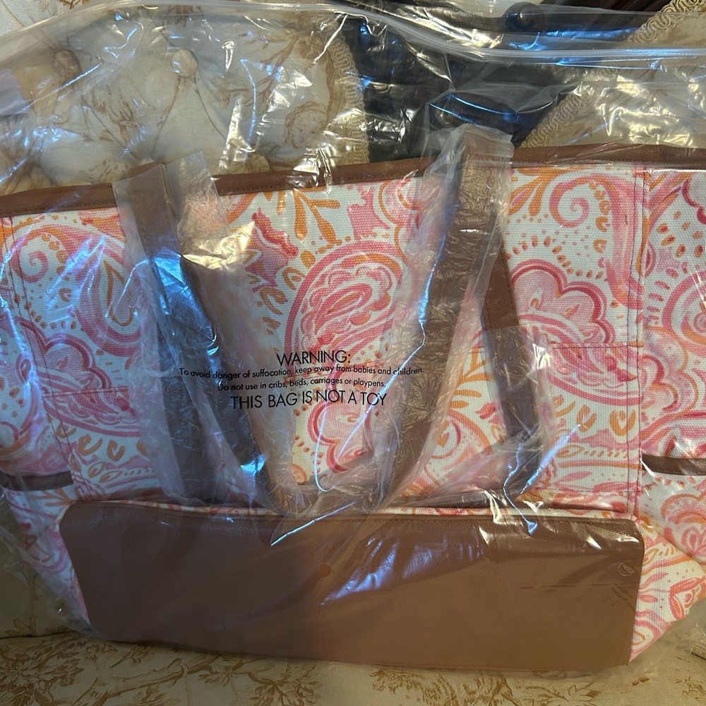 Thirty-One Pink and Orange Paisley Women's Bag - Picture 2 of 3